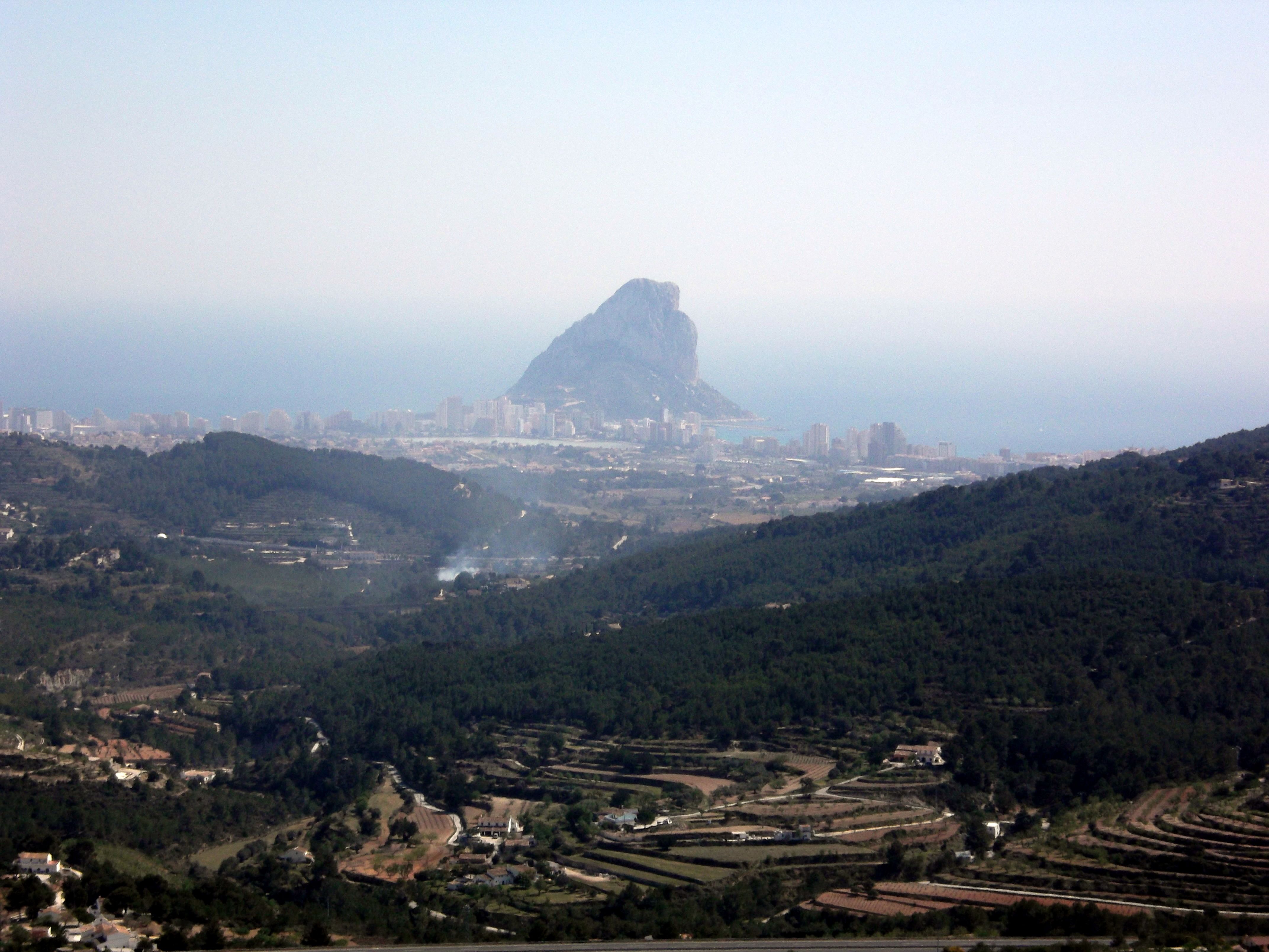 https://mdw-travel-data-us-east-1.s3.amazonaws.com/img/country/Spain/Penon-de-Ifach-Natural-Park/img_05.jpg