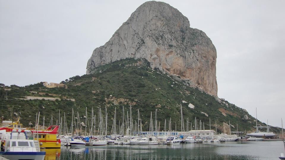 https://mdw-travel-data-us-east-1.s3.amazonaws.com/img/country/Spain/Penon-de-Ifach/img_01.jpg