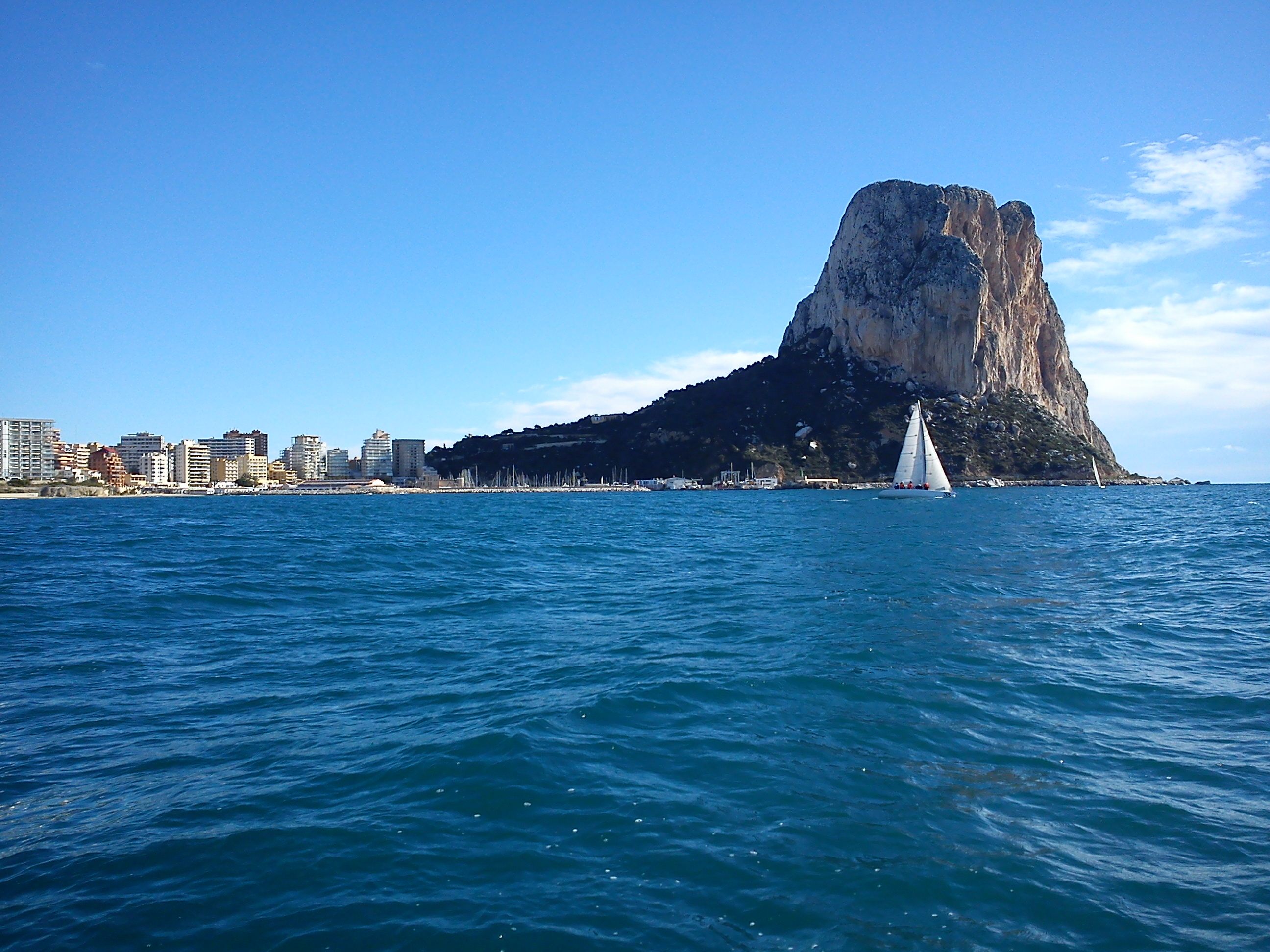 https://mdw-travel-data-us-east-1.s3.amazonaws.com/img/country/Spain/Penon-de-Ifach/img_05.jpg