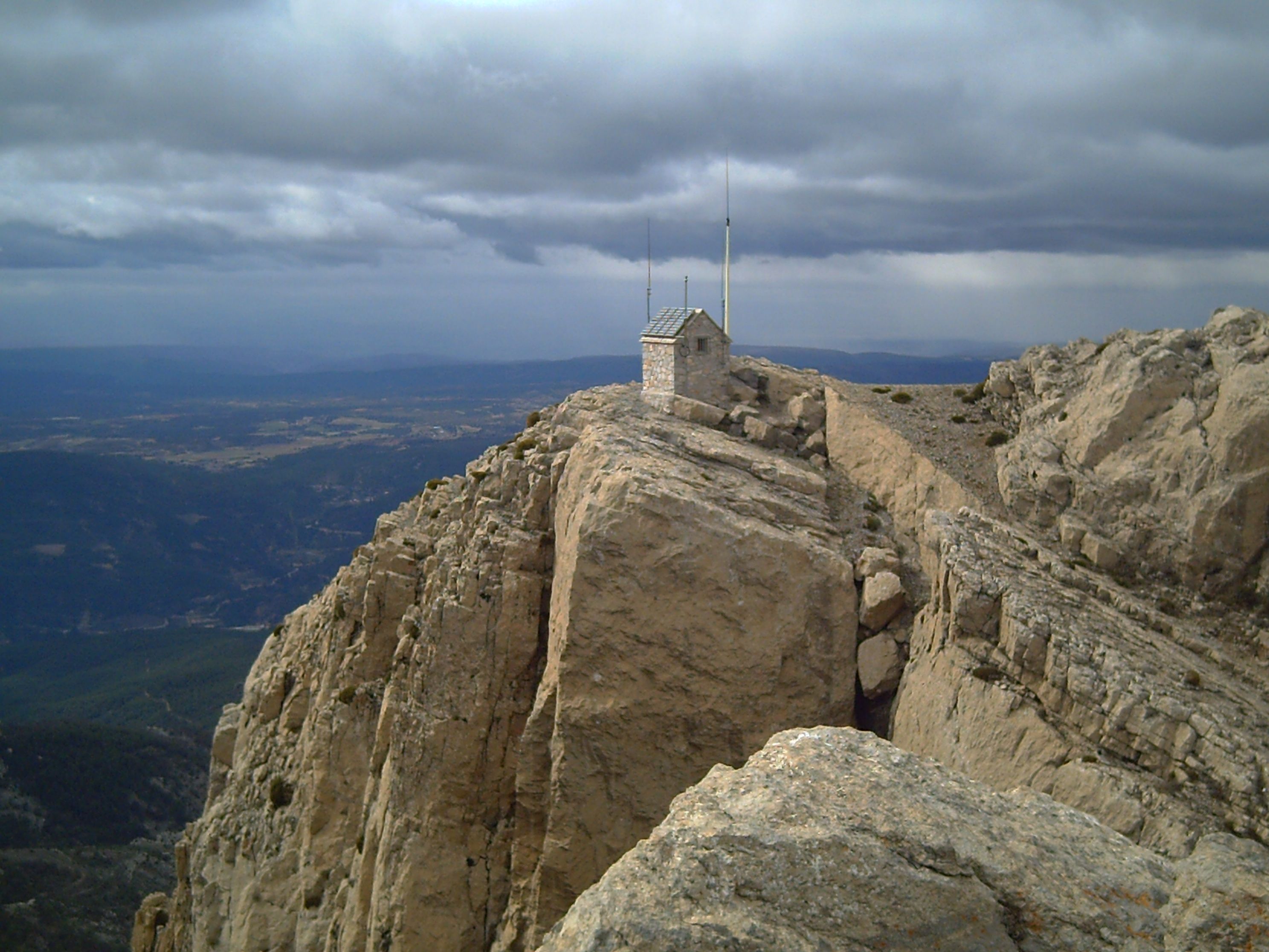 https://mdw-travel-data-us-east-1.s3.amazonaws.com/img/country/Spain/Penyagolosa-Natural-Park/img_01.jpg