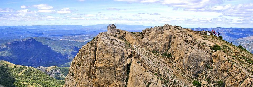 https://mdw-travel-data-us-east-1.s3.amazonaws.com/img/country/Spain/Penyagolosa-Natural-Park/img_02.jpg
