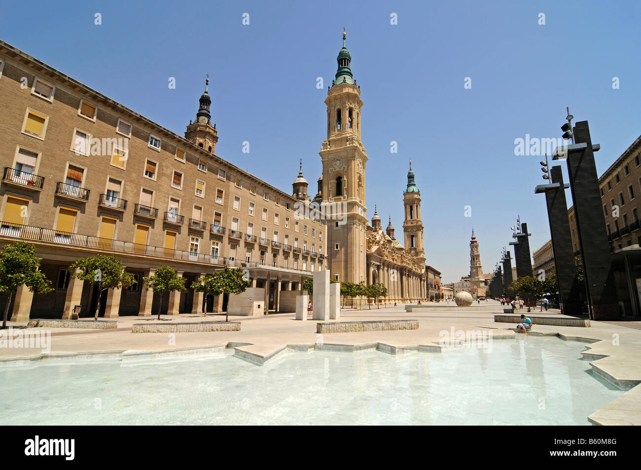 https://mdw-travel-data-us-east-1.s3.amazonaws.com/img/country/Spain/Pilar-Square/img_04.jpg