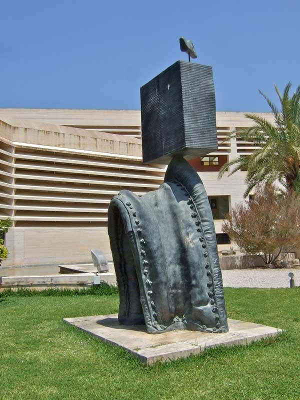 https://mdw-travel-data-us-east-1.s3.amazonaws.com/img/country/Spain/Pilar-and-Joan-Miro-Foundation/img_03.jpg