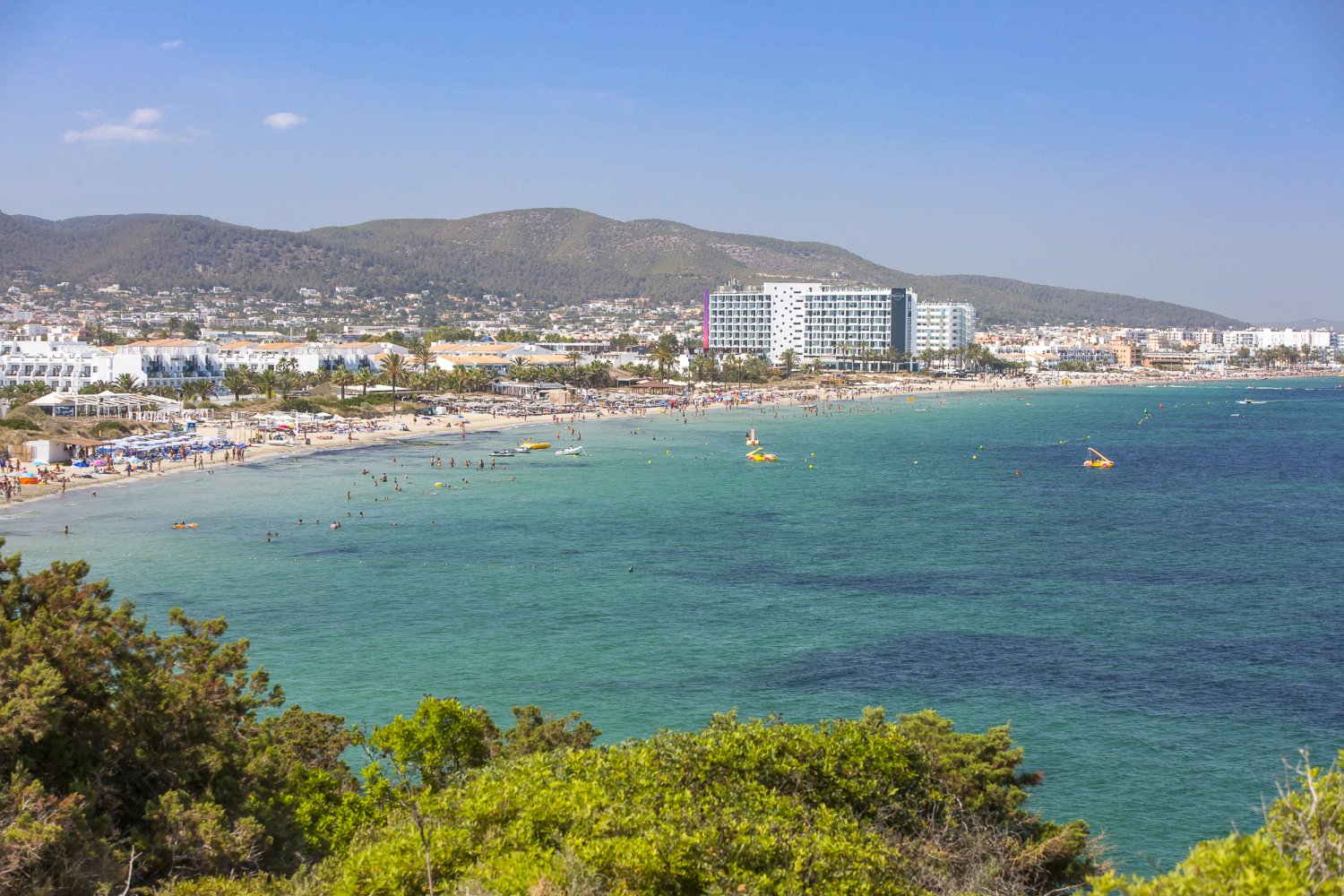 https://mdw-travel-data-us-east-1.s3.amazonaws.com/img/country/Spain/Platja-den-Bossa/img_00.jpg