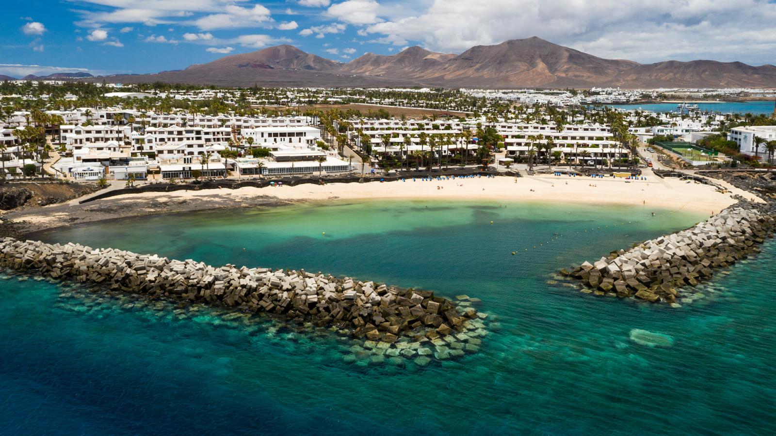 https://mdw-travel-data-us-east-1.s3.amazonaws.com/img/country/Spain/Playa-Blanca/img_00.jpg