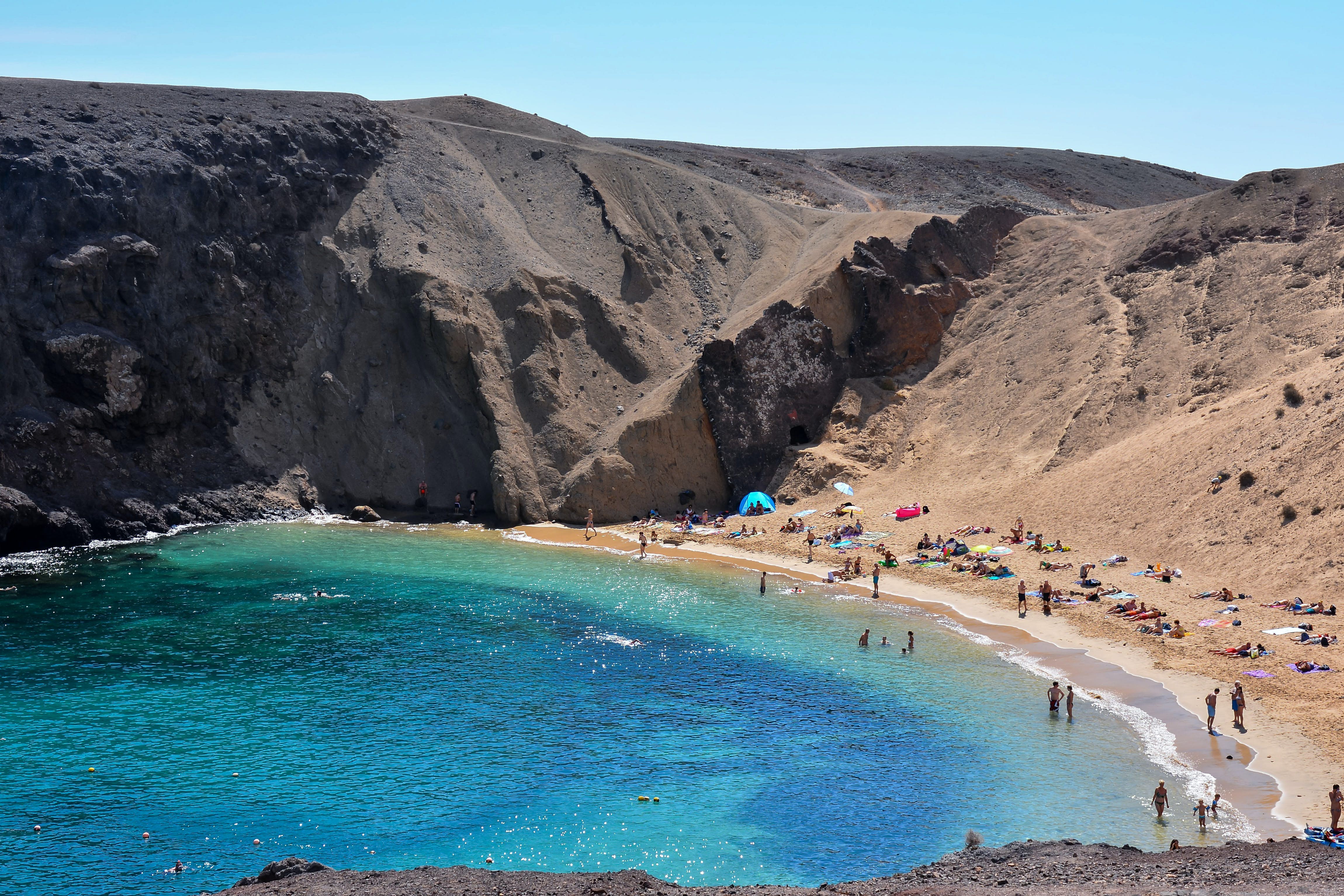 https://mdw-travel-data-us-east-1.s3.amazonaws.com/img/country/Spain/Playa-de-Papagayo/img_03.jpg