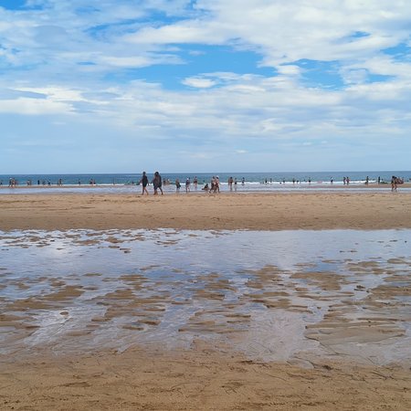 https://mdw-travel-data-us-east-1.s3.amazonaws.com/img/country/Spain/Playa-de-Ris/img_01.jpg