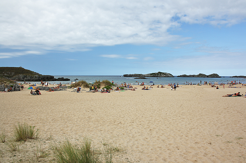 https://mdw-travel-data-us-east-1.s3.amazonaws.com/img/country/Spain/Playa-de-Ris/img_04.jpg