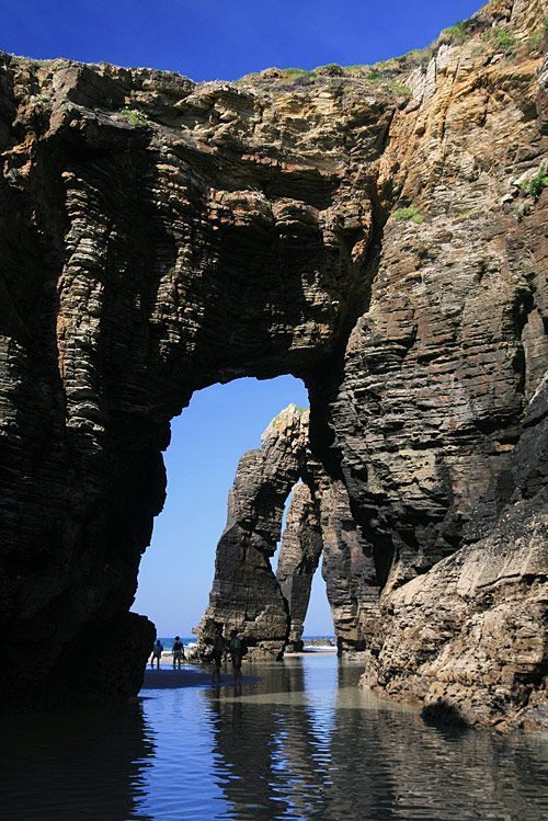 https://mdw-travel-data-us-east-1.s3.amazonaws.com/img/country/Spain/Playa-de-las-Catedrales/img_02.jpg