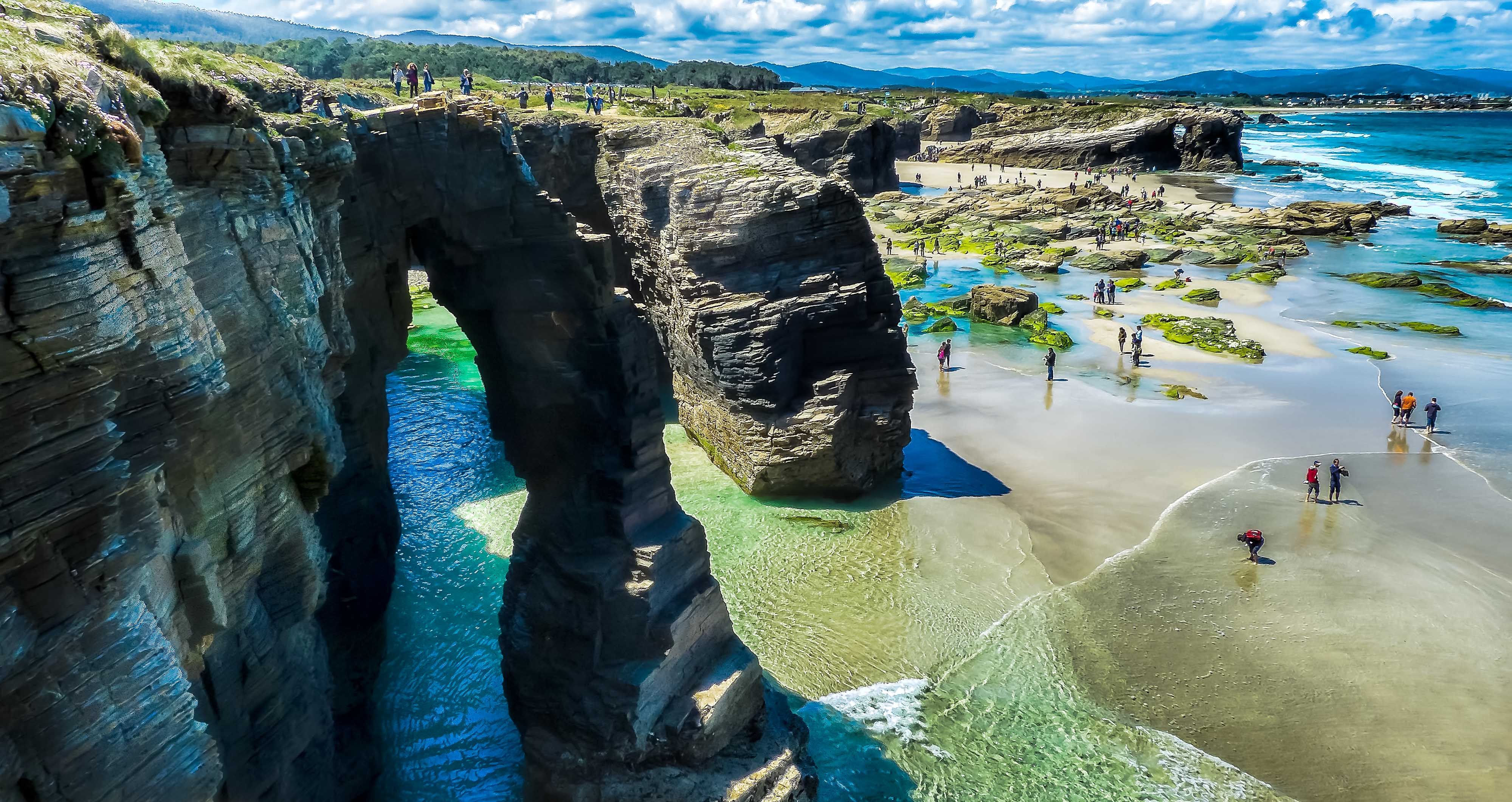 https://mdw-travel-data-us-east-1.s3.amazonaws.com/img/country/Spain/Playa-de-las-Catedrales/img_03.jpg