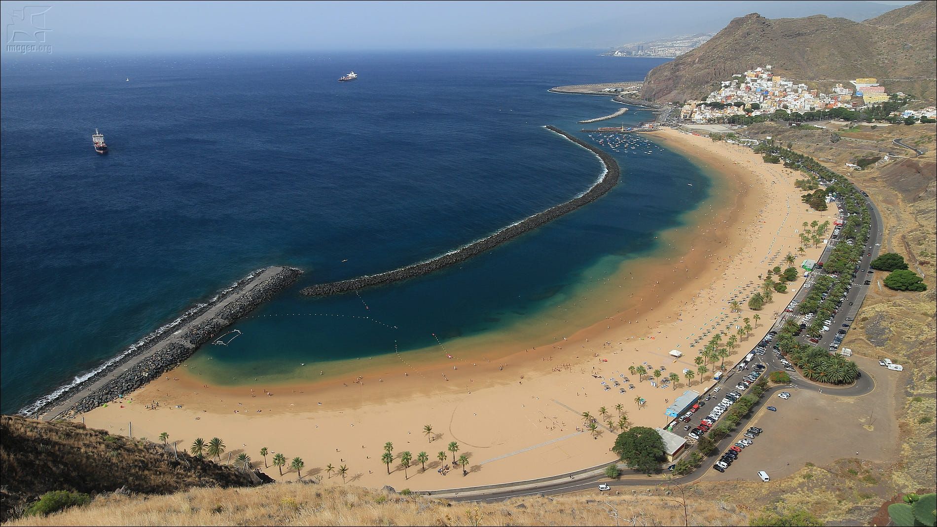 https://mdw-travel-data-us-east-1.s3.amazonaws.com/img/country/Spain/Playa-de-las-Teresitas/img_01.jpg