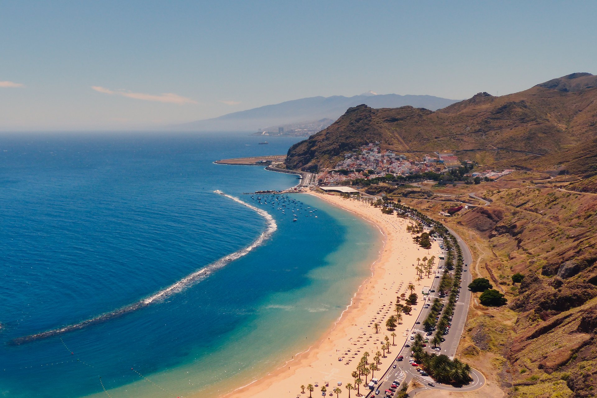 https://mdw-travel-data-us-east-1.s3.amazonaws.com/img/country/Spain/Playa-de-las-Teresitas/img_05.jpg