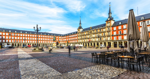 https://mdw-travel-data-us-east-1.s3.amazonaws.com/img/country/Spain/Plaza-Ayuntamiento/img_03.jpg