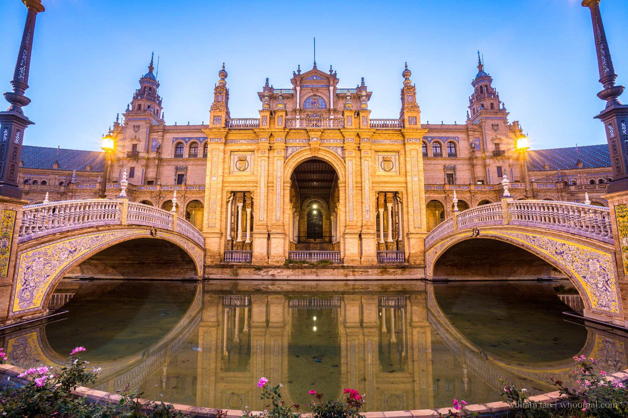 https://mdw-travel-data-us-east-1.s3.amazonaws.com/img/country/Spain/Plaza-de-Espana-Seville/img_02.jpg