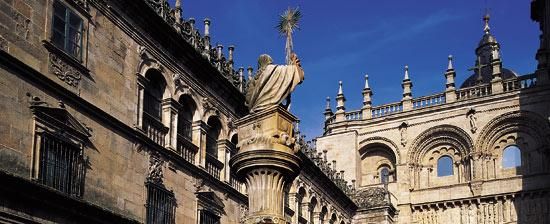 https://mdw-travel-data-us-east-1.s3.amazonaws.com/img/country/Spain/Plaza-de-Las-Platerias/img_02.jpg
