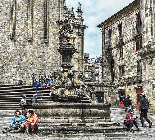 https://mdw-travel-data-us-east-1.s3.amazonaws.com/img/country/Spain/Plaza-de-Praterias/img_03.jpg