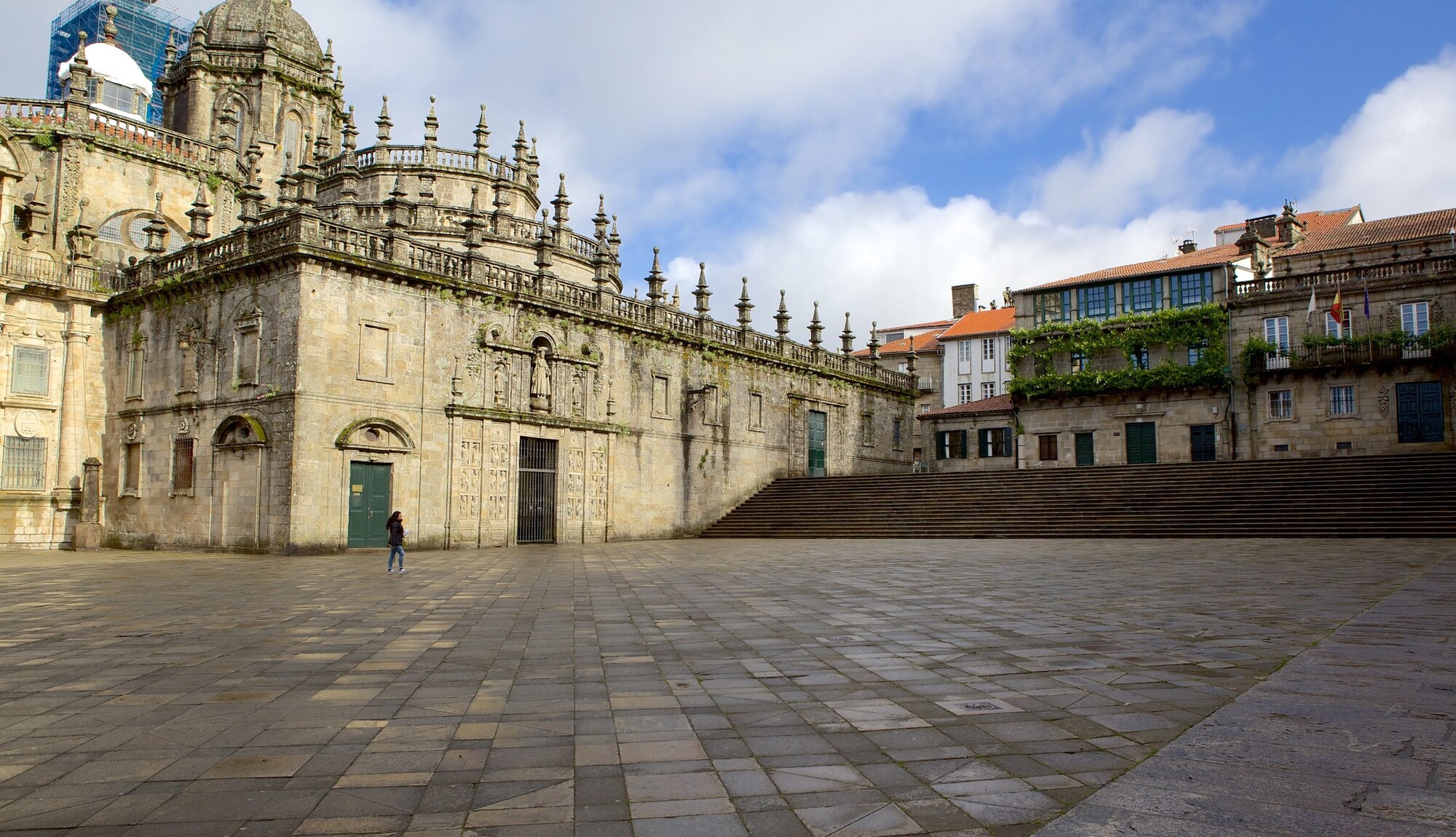 https://mdw-travel-data-us-east-1.s3.amazonaws.com/img/country/Spain/Plaza-de-Quintana/img_02.jpg