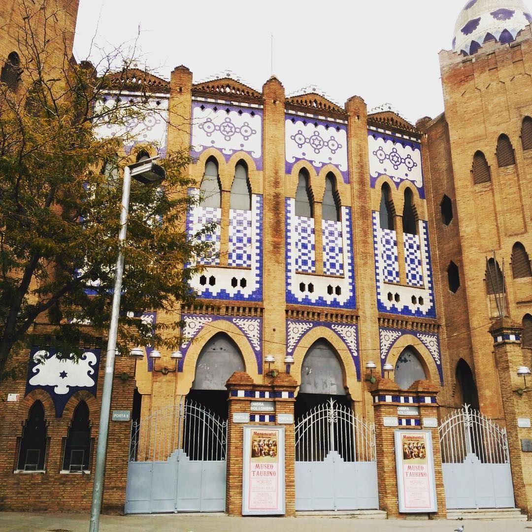 https://mdw-travel-data-us-east-1.s3.amazonaws.com/img/country/Spain/Plaza-de-Toros-Monumental/img_00.jpg