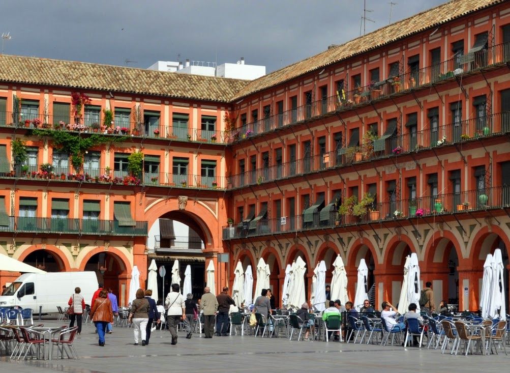 https://mdw-travel-data-us-east-1.s3.amazonaws.com/img/country/Spain/Plaza-de-la-Corredera/img_02.jpg