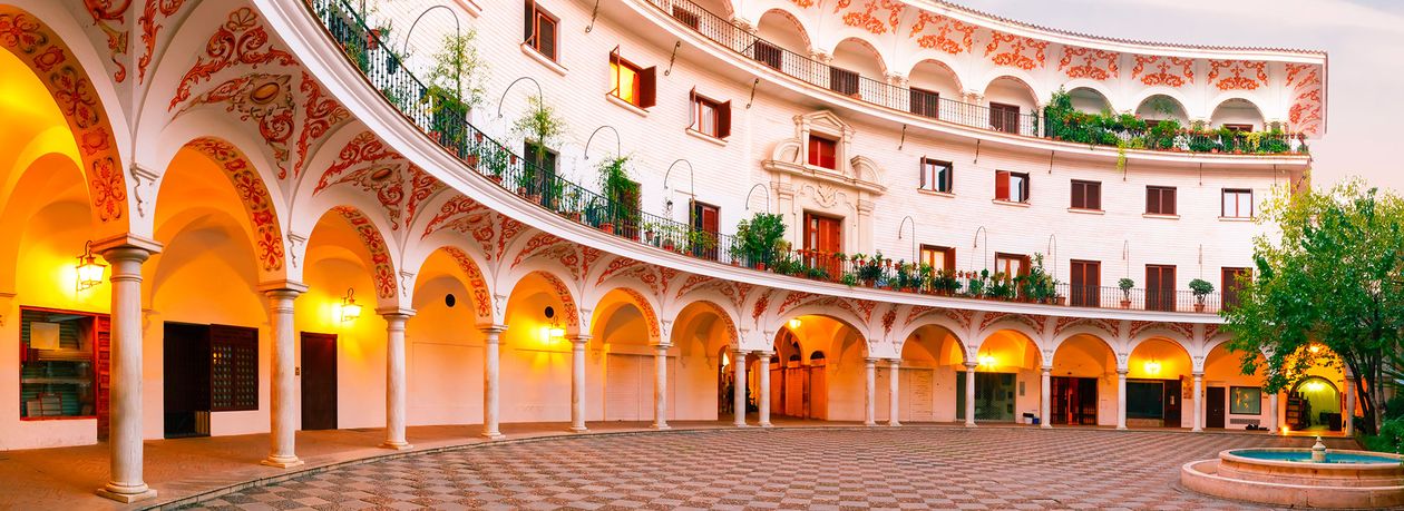 https://mdw-travel-data-us-east-1.s3.amazonaws.com/img/country/Spain/Plaza-del-Cabildo/img_01.jpg