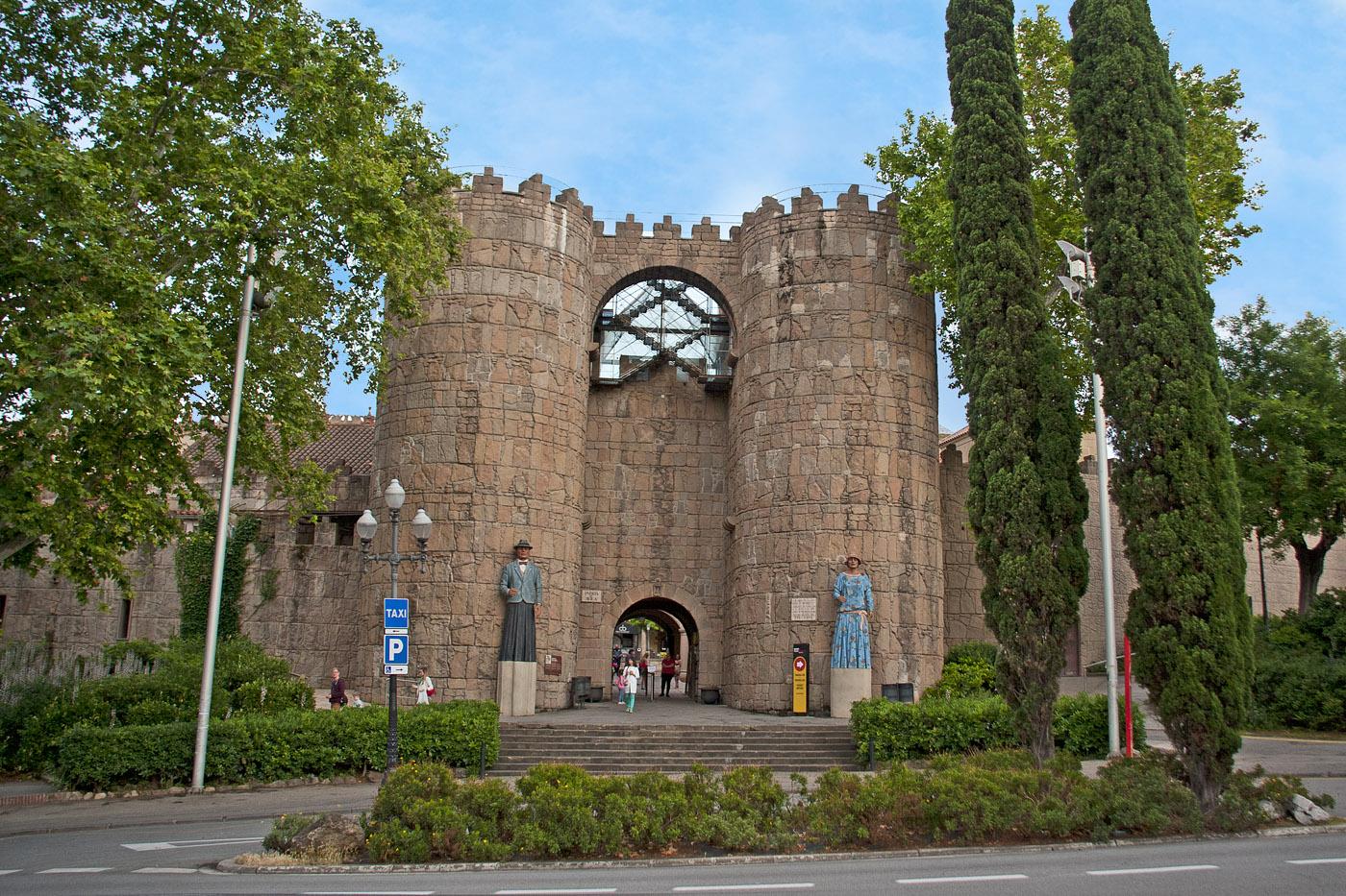https://mdw-travel-data-us-east-1.s3.amazonaws.com/img/country/Spain/Poble-Espanyol/img_01.jpg