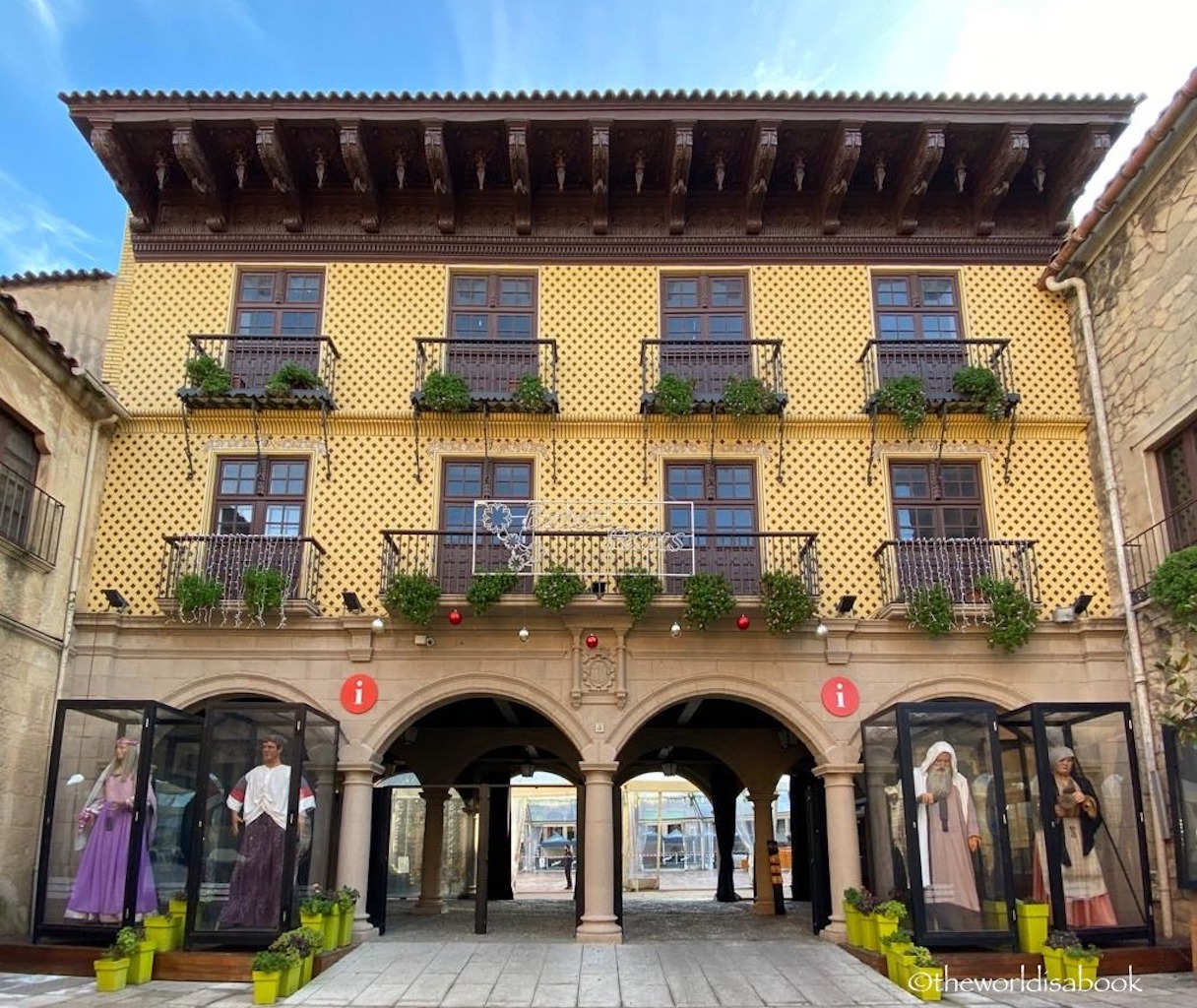 https://mdw-travel-data-us-east-1.s3.amazonaws.com/img/country/Spain/Poble-Espanyol/img_02.jpg