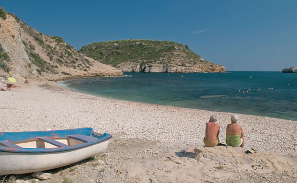 https://mdw-travel-data-us-east-1.s3.amazonaws.com/img/country/Spain/Portixol-Beach/img_03.jpg