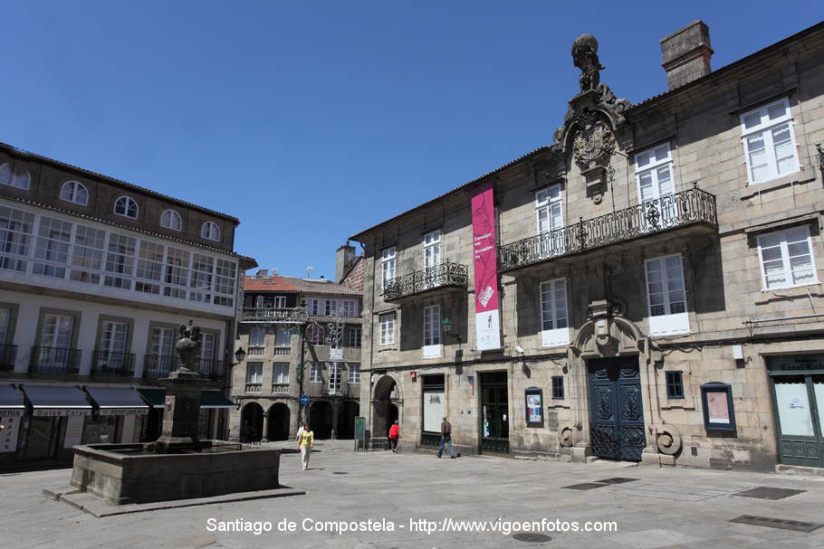 https://mdw-travel-data-us-east-1.s3.amazonaws.com/img/country/Spain/Praza-de-Toural/img_05.jpg