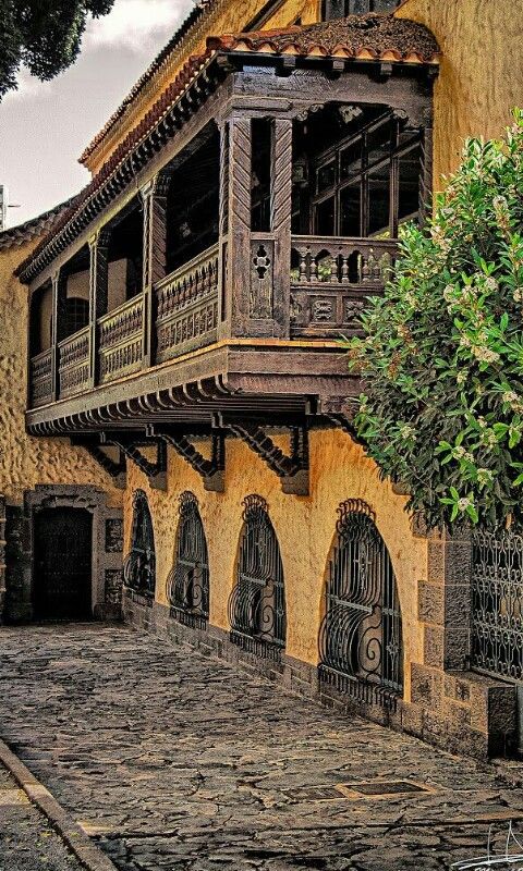 https://mdw-travel-data-us-east-1.s3.amazonaws.com/img/country/Spain/Pueblo-Canario/img_02.jpg