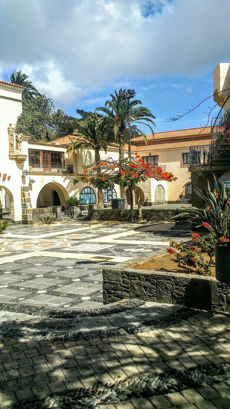 https://mdw-travel-data-us-east-1.s3.amazonaws.com/img/country/Spain/Pueblo-Canario/img_03.jpg
