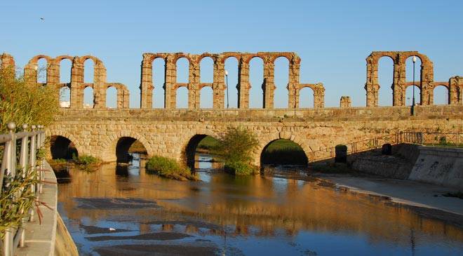 https://mdw-travel-data-us-east-1.s3.amazonaws.com/img/country/Spain/Puente-Romano/img_03.jpg