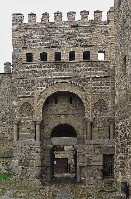 https://mdw-travel-data-us-east-1.s3.amazonaws.com/img/country/Spain/Puerta-de-Bisagra/img_03.jpg