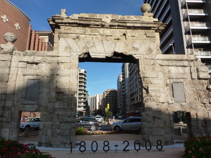 https://mdw-travel-data-us-east-1.s3.amazonaws.com/img/country/Spain/Puerta-del-Carmen/img_00.jpg