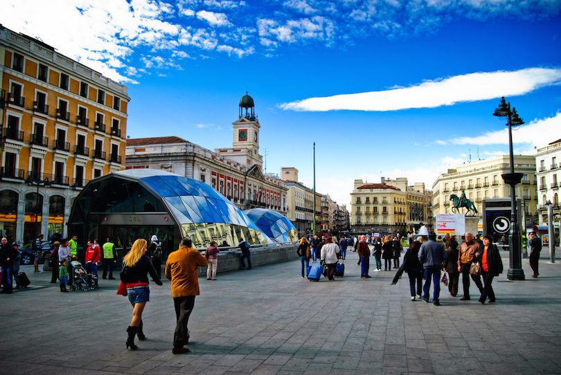 https://mdw-travel-data-us-east-1.s3.amazonaws.com/img/country/Spain/Puerta-del-Sol/img_04.jpg