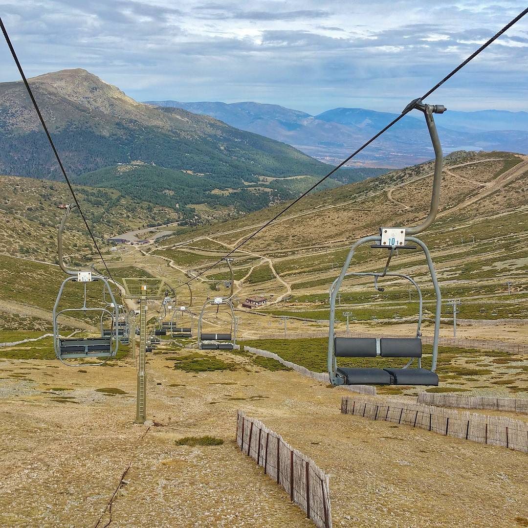 https://mdw-travel-data-us-east-1.s3.amazonaws.com/img/country/Spain/Puerto-de-Navacerrada/img_03.jpg