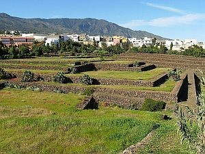 https://mdw-travel-data-us-east-1.s3.amazonaws.com/img/country/Spain/Pyramids-of-Guimar/img_03.jpg