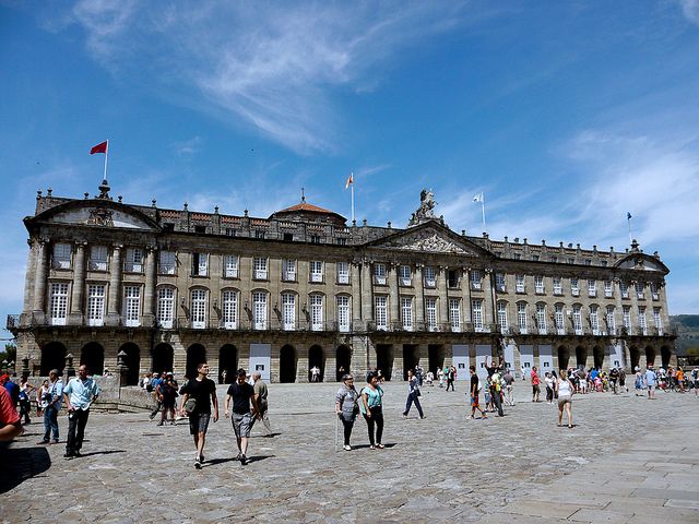https://mdw-travel-data-us-east-1.s3.amazonaws.com/img/country/Spain/Raxoi-Palace/img_05.jpg