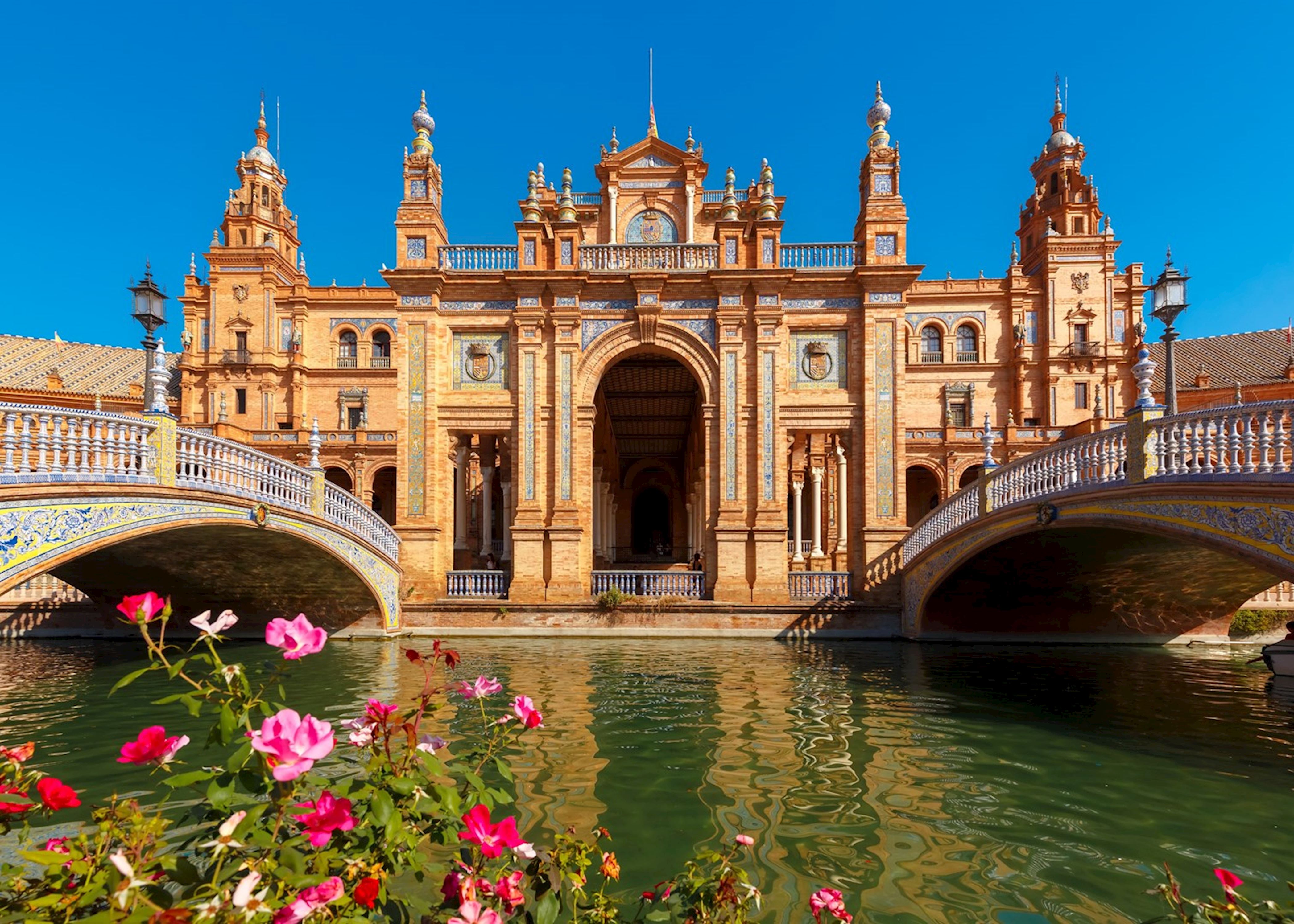 https://mdw-travel-data-us-east-1.s3.amazonaws.com/img/country/Spain/Real-Alcazar-of-Seville/img_03.jpg