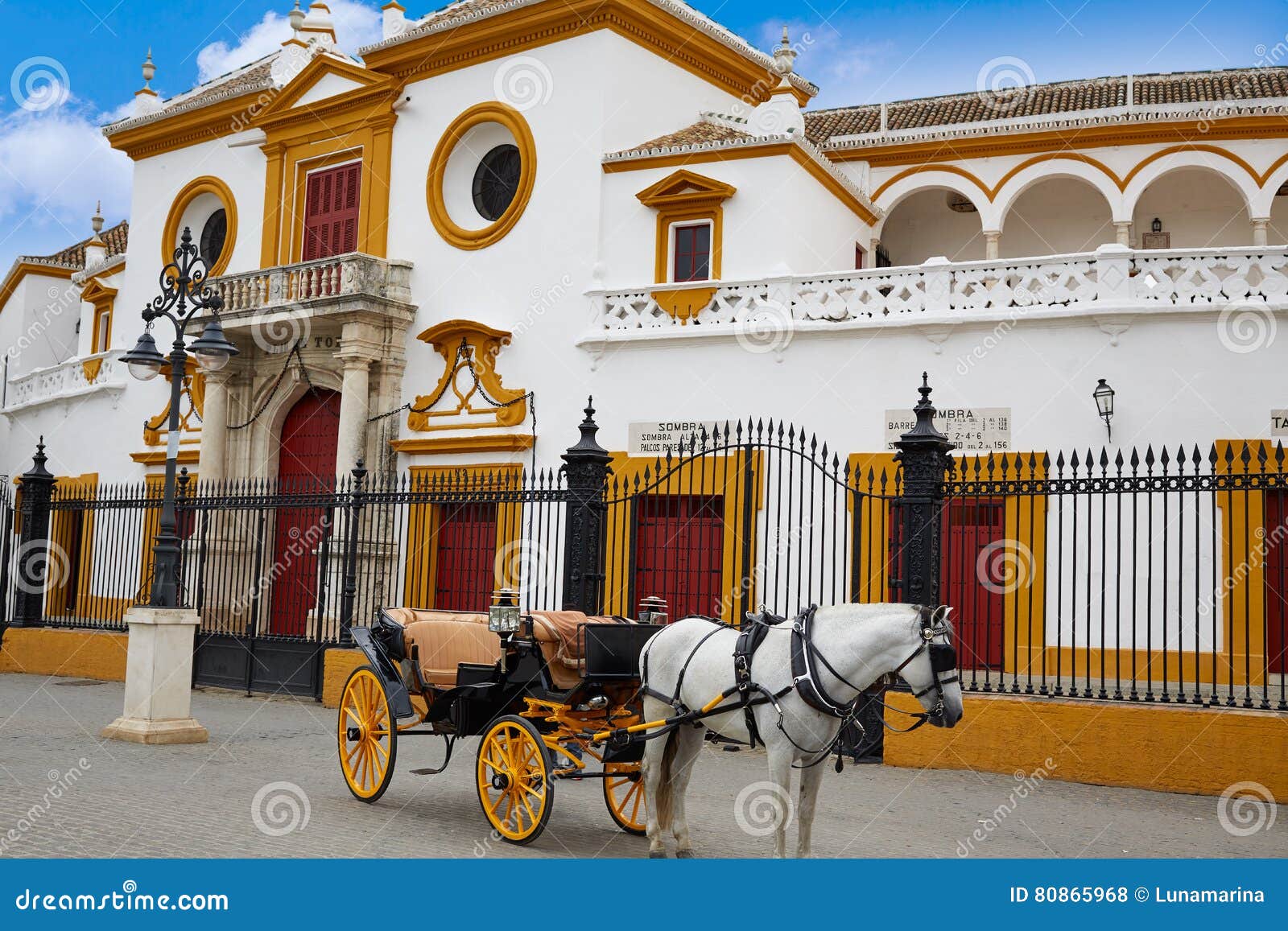 https://mdw-travel-data-us-east-1.s3.amazonaws.com/img/country/Spain/Real-Maestranza-Bullring/img_01.jpg