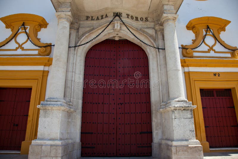 https://mdw-travel-data-us-east-1.s3.amazonaws.com/img/country/Spain/Real-Maestranza-Bullring/img_04.jpg