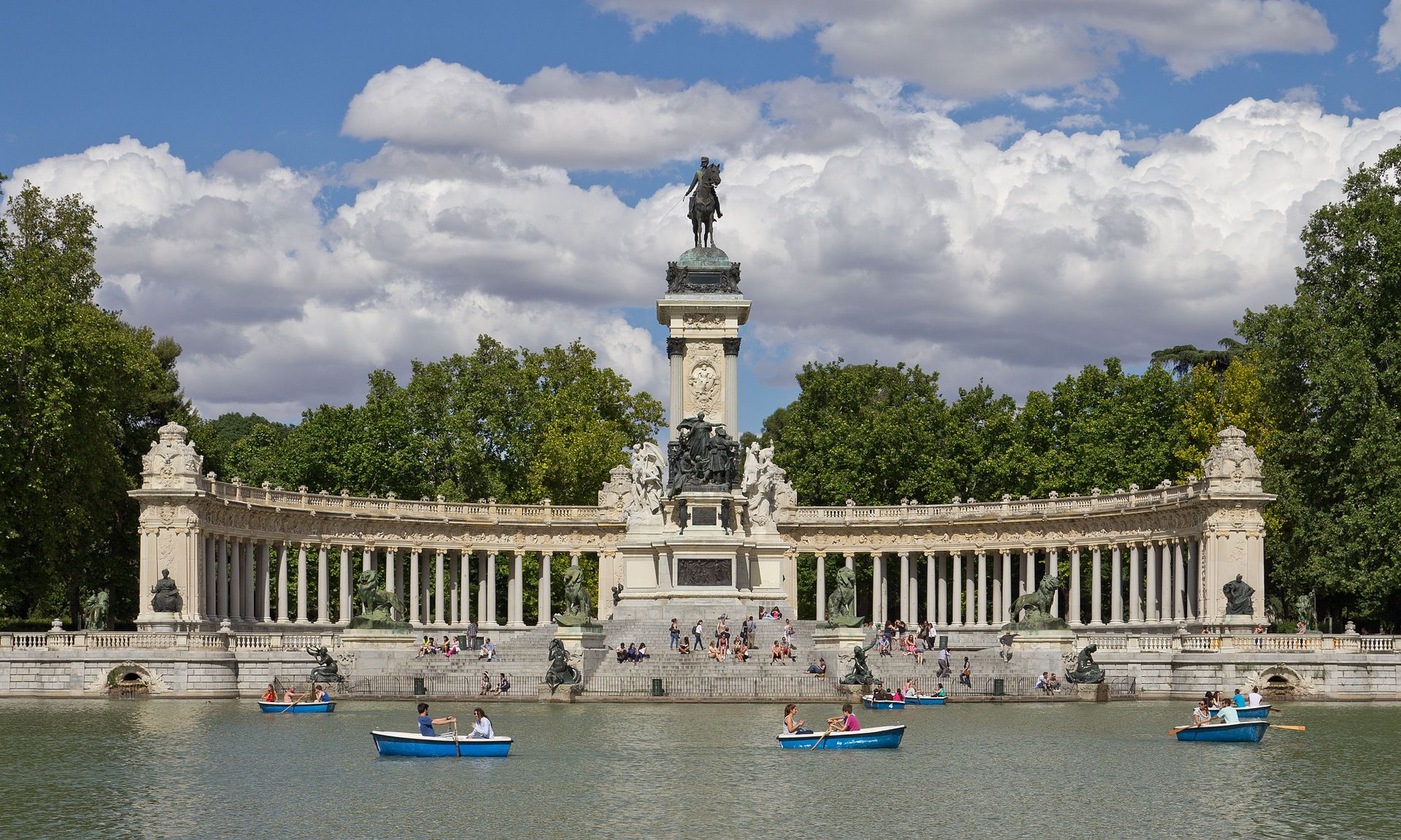 https://mdw-travel-data-us-east-1.s3.amazonaws.com/img/country/Spain/Retiro-Park/img_01.jpg
