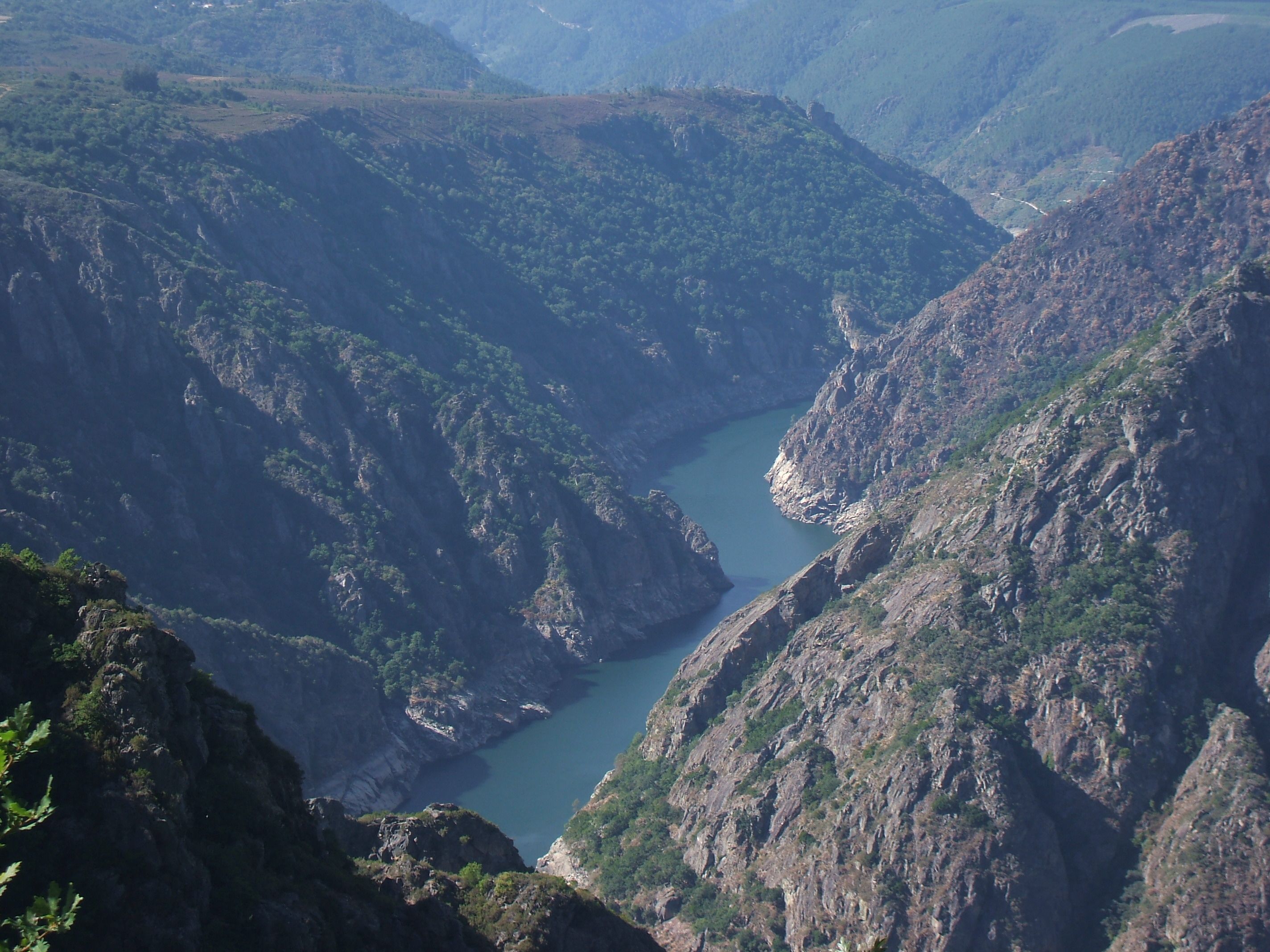 https://mdw-travel-data-us-east-1.s3.amazonaws.com/img/country/Spain/Ribeira-Sacra/img_03.jpg