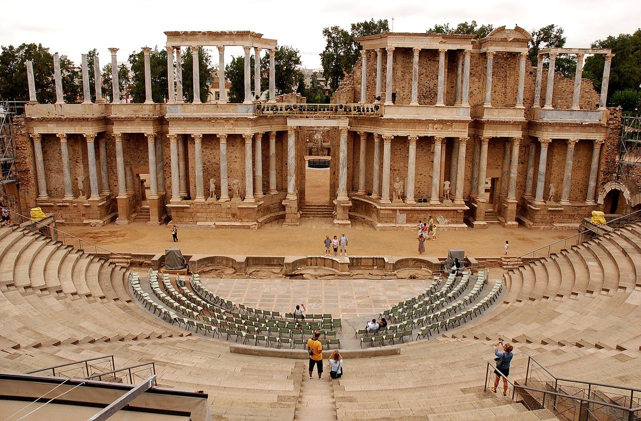 https://mdw-travel-data-us-east-1.s3.amazonaws.com/img/country/Spain/Roman-Theater/img_00.jpg