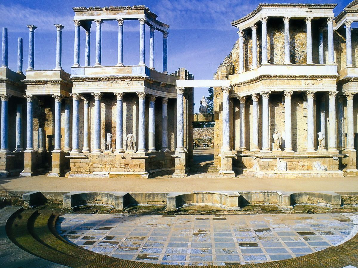 https://mdw-travel-data-us-east-1.s3.amazonaws.com/img/country/Spain/Roman-Theater/img_03.jpg