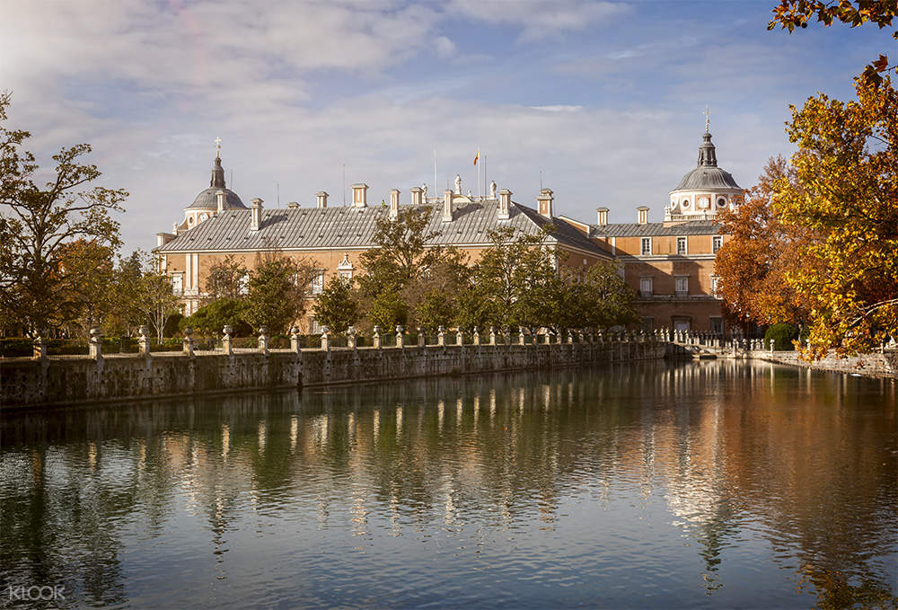 https://mdw-travel-data-us-east-1.s3.amazonaws.com/img/country/Spain/Royal-Palace-of-Aranjuez/img_04.jpg