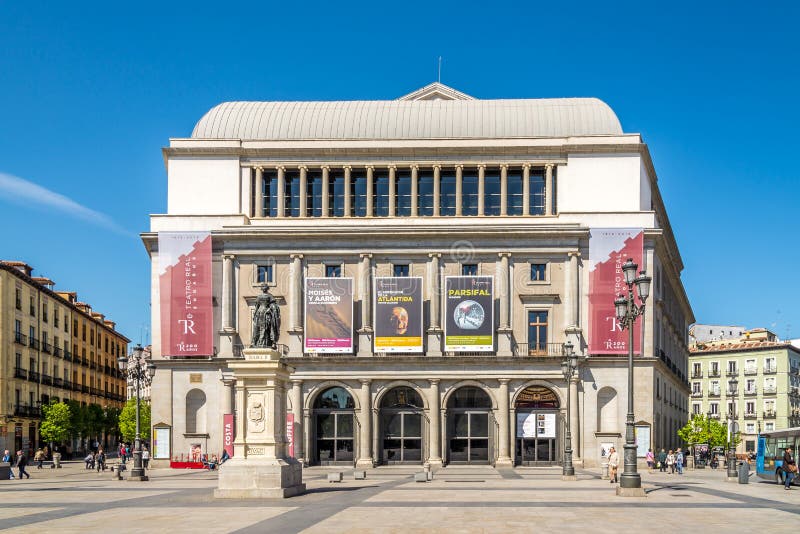 https://mdw-travel-data-us-east-1.s3.amazonaws.com/img/country/Spain/Royal-Theatre/img_04.jpg