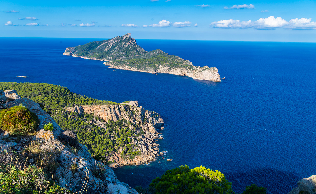 https://mdw-travel-data-us-east-1.s3.amazonaws.com/img/country/Spain/Sa-Dragonera/img_01.jpg