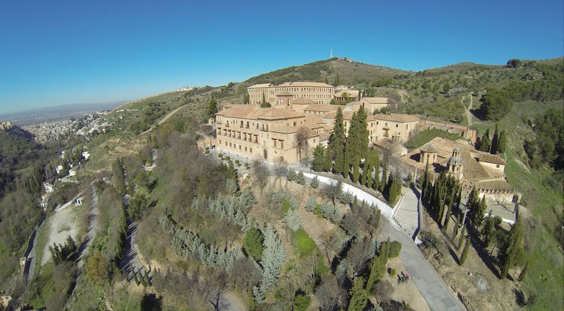 https://mdw-travel-data-us-east-1.s3.amazonaws.com/img/country/Spain/Sacromonte-Abbey/img_01.jpg