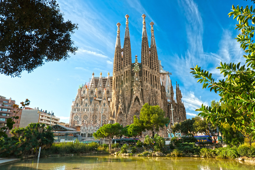 https://mdw-travel-data-us-east-1.s3.amazonaws.com/img/country/Spain/Sagrada-Familia/img_01.jpg