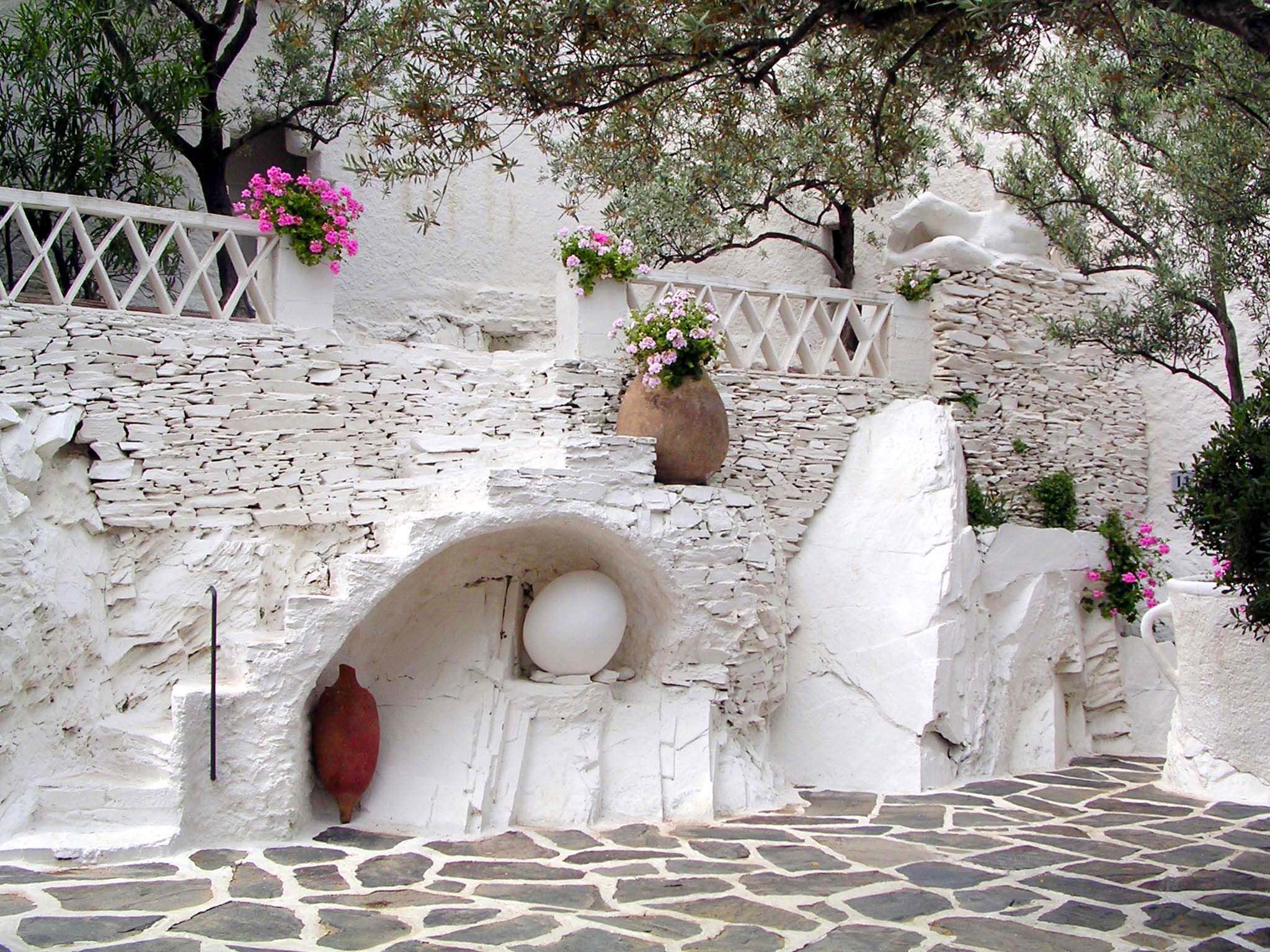 https://mdw-travel-data-us-east-1.s3.amazonaws.com/img/country/Spain/Salvador-Dali-House/img_02.jpg